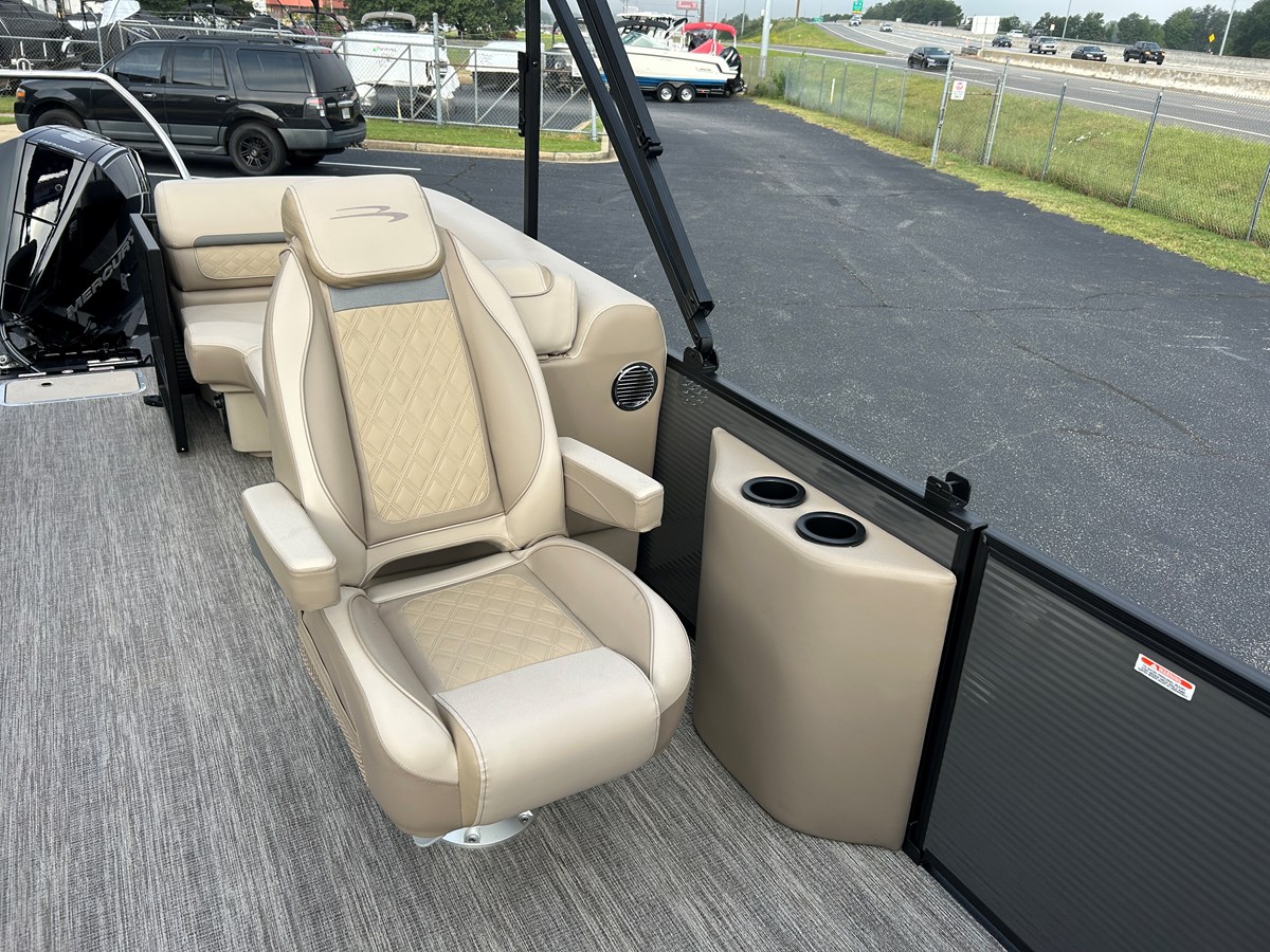 BENNINGTON 23SSR LUXE, photo 17