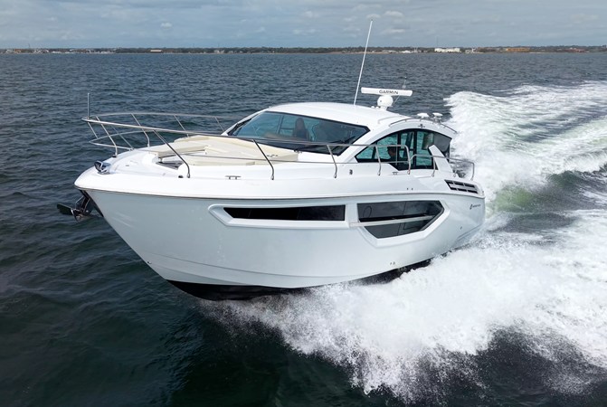 2026 Cruisers Yachts 42 Cantius 2