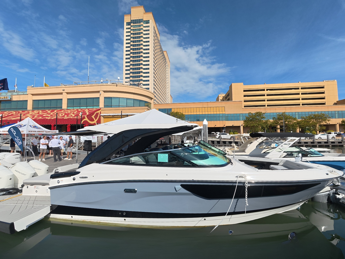 SEA RAY SLX 360 OUTBOARD, photo 2