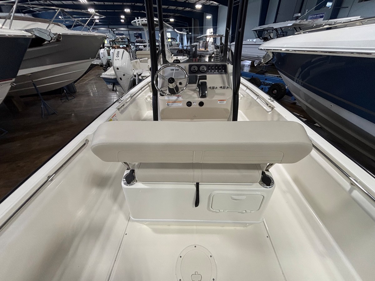 Boston Whaler 210 Montauk — 2026 Boston Whaler 210 Montauk — photo 5