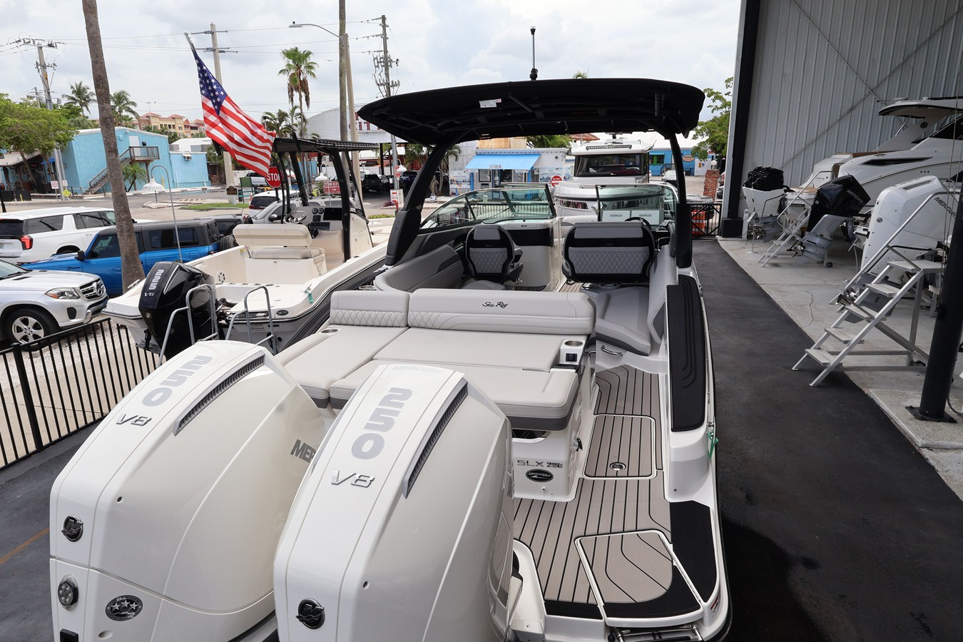 Sea Ray SLX 280 Outboard — 2027 Sea Ray SLX 280 Outboard — photo 5