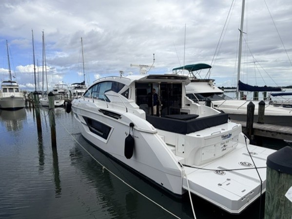 2025 Cruisers Yachts 46 CANTIUS 2