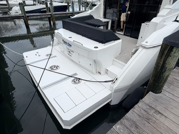 2025 Cruisers Yachts 46 CANTIUS 3