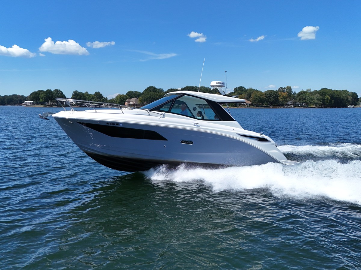 Sea Ray Sundancer 320 — 2026 Sea Ray Sundancer 320