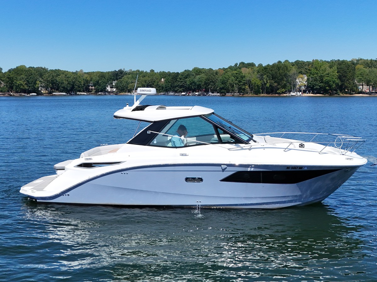 Sea Ray Sundancer 320 — 2026 Sea Ray Sundancer 320 — photo 2