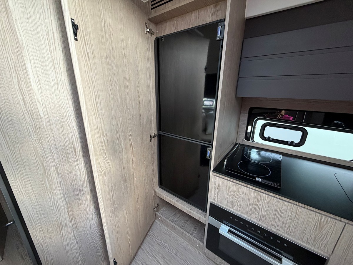 AZIMUT A45, photo 49