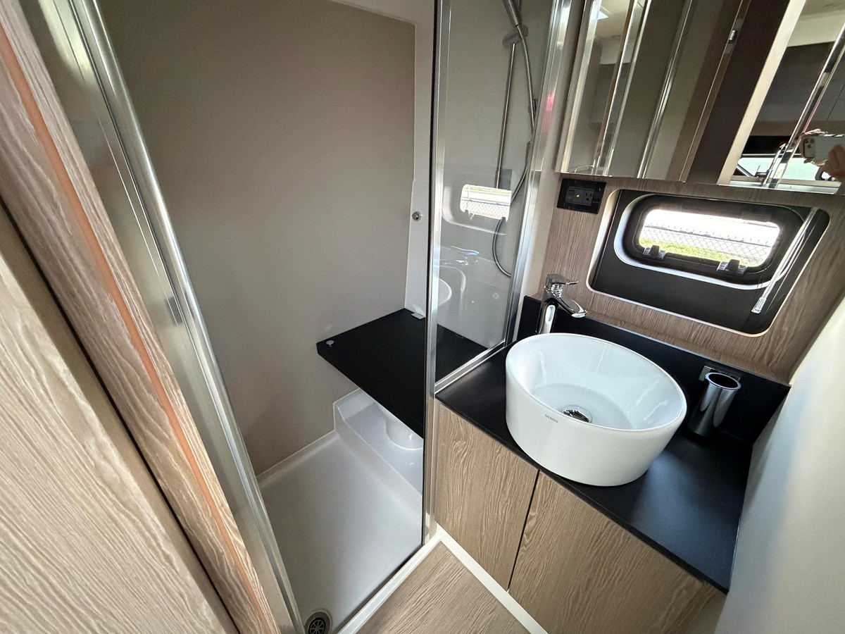 AZIMUT A45, photo 55