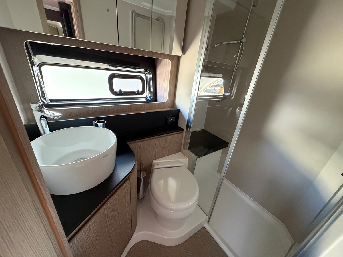 AZIMUT A45, photo 62