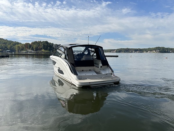 2026 Sea Ray Sundancer 370 3