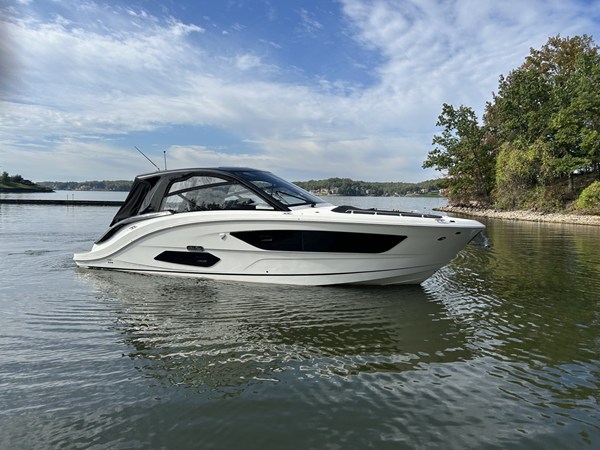 2026 Sea Ray Sundancer 370 4