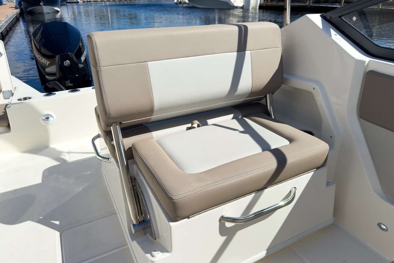 BOSTON WHALER 210 VANTAGE, photo 9