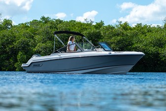BOSTON WHALER 210 VANTAGE