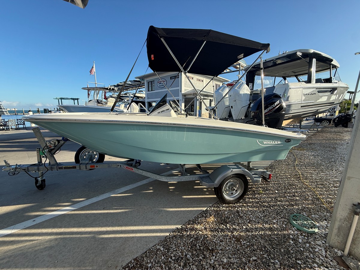 Boston Whaler 130 Super Sport — 2027 Boston Whaler 130 Super Sport — photo 4