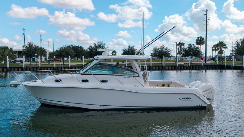 BOSTON WHALER 345 CONQUEST