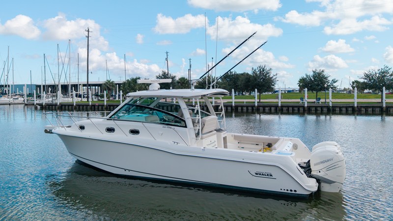 2017 Boston Whaler 345 CONQUEST 5