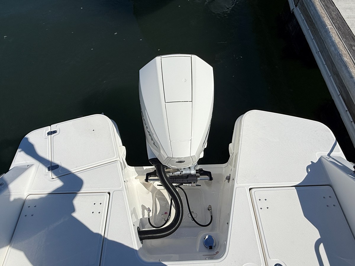 BOSTON WHALER 210 VANTAGE, photo 9