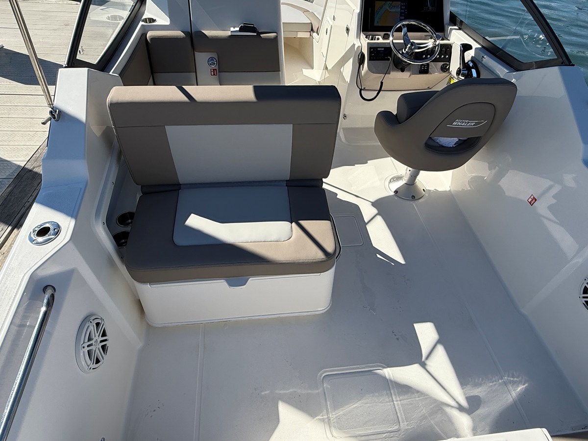 BOSTON WHALER 210 VANTAGE, photo 14