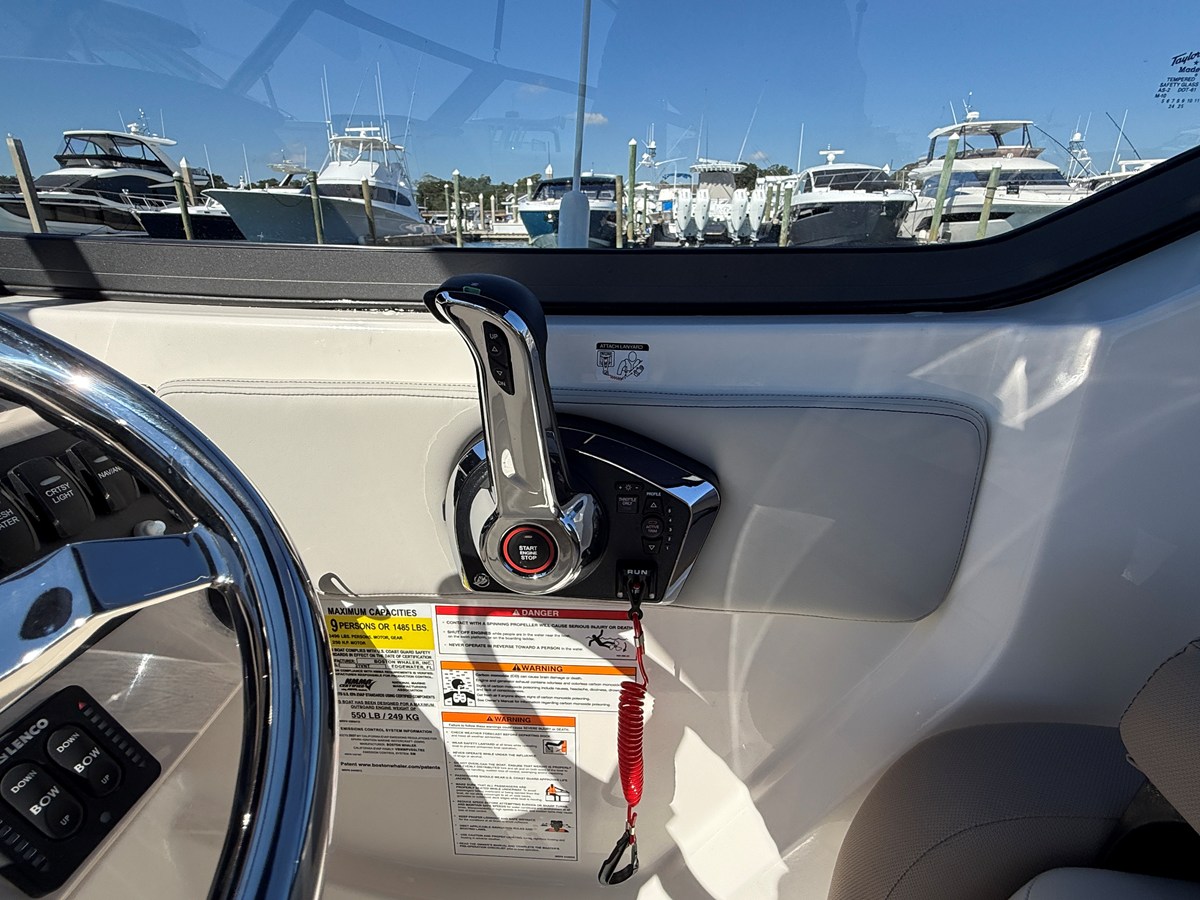 BOSTON WHALER 210 VANTAGE, photo 22