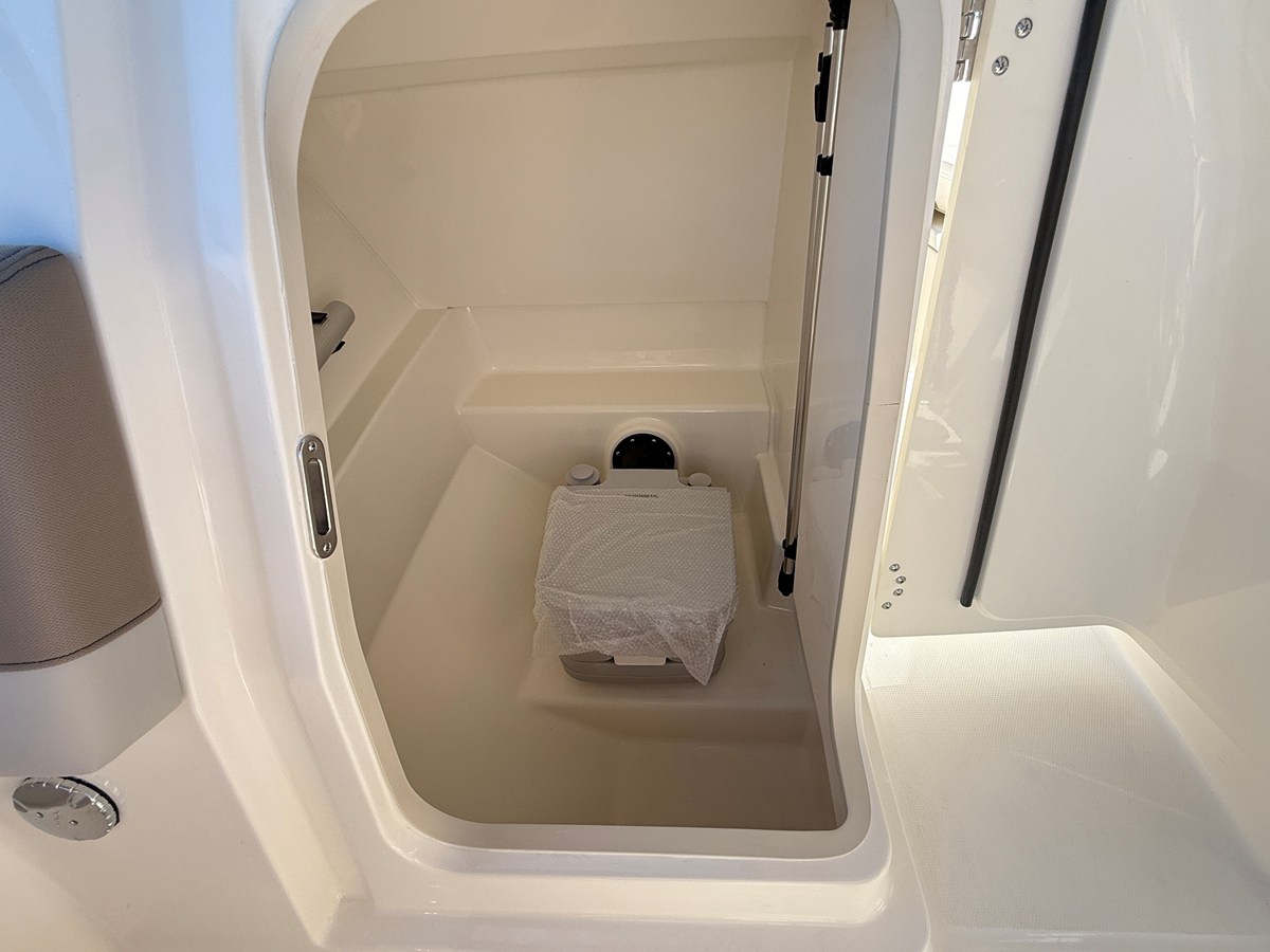 BOSTON WHALER 210 VANTAGE, photo 25