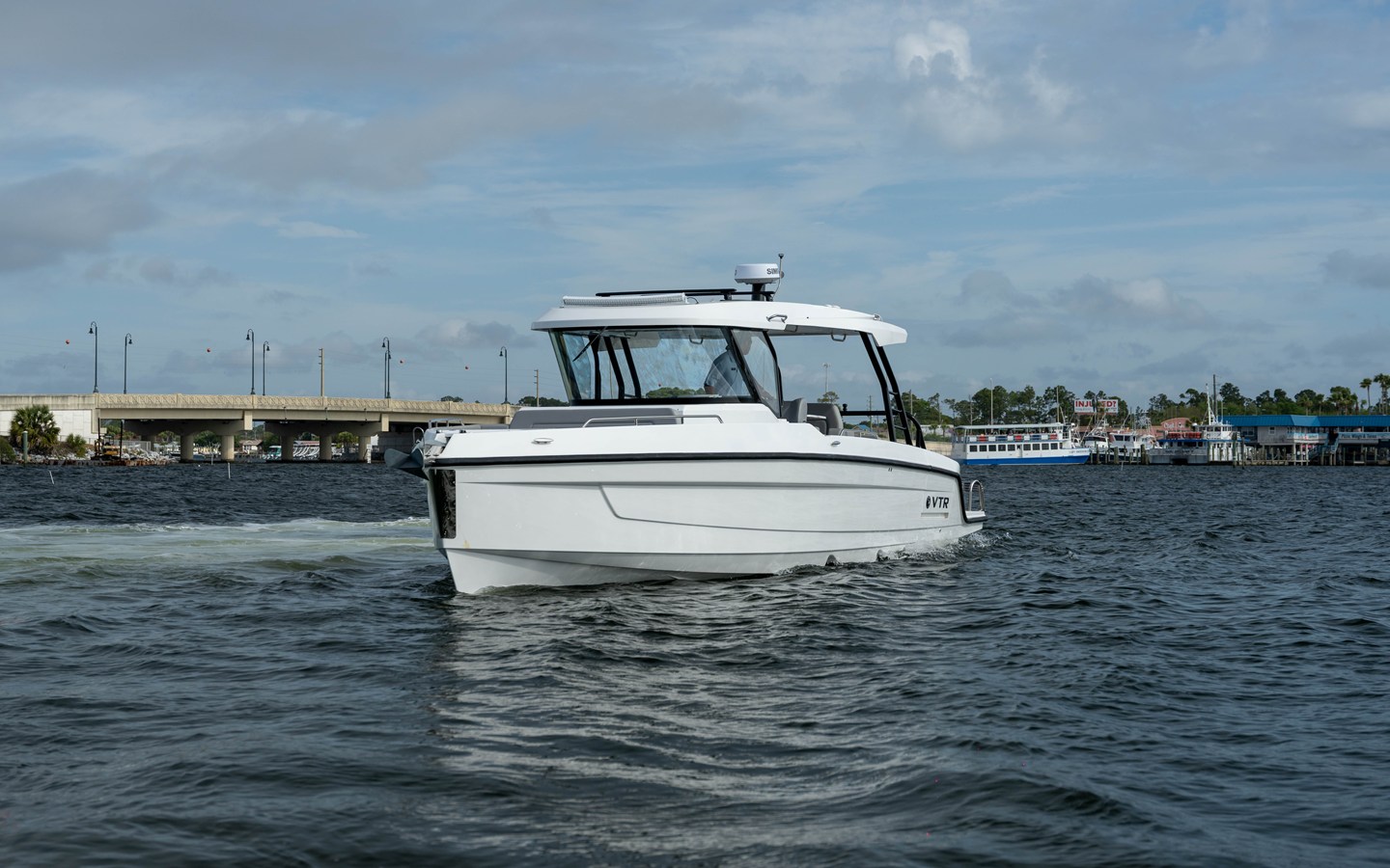 Cruisers Yachts 38 VTR — 2026 Cruisers Yachts 38 VTR — photo 3