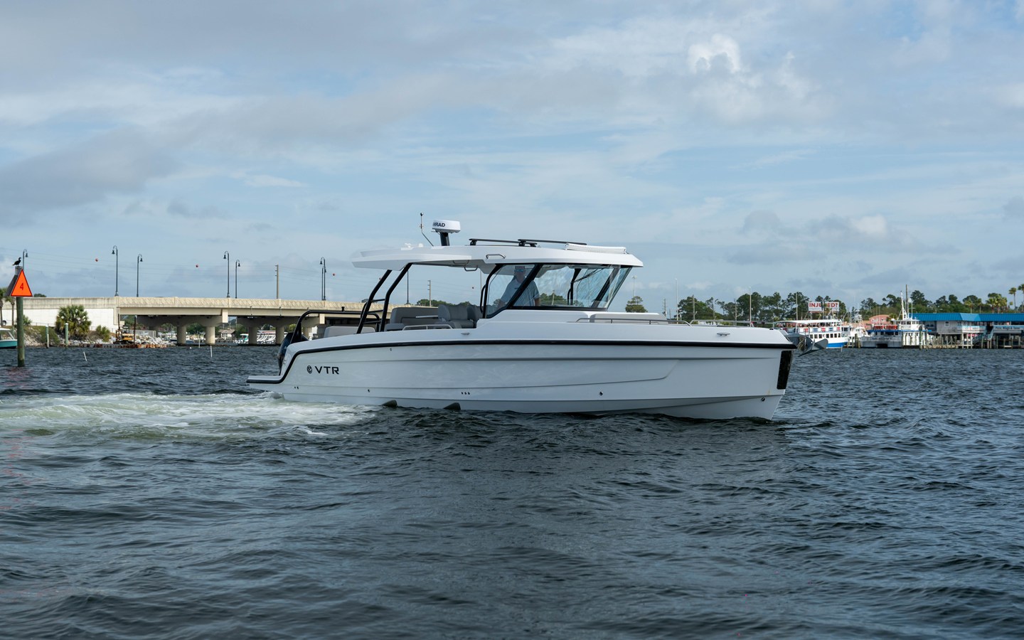 Cruisers Yachts 38 VTR — 2026 Cruisers Yachts 38 VTR — photo 5