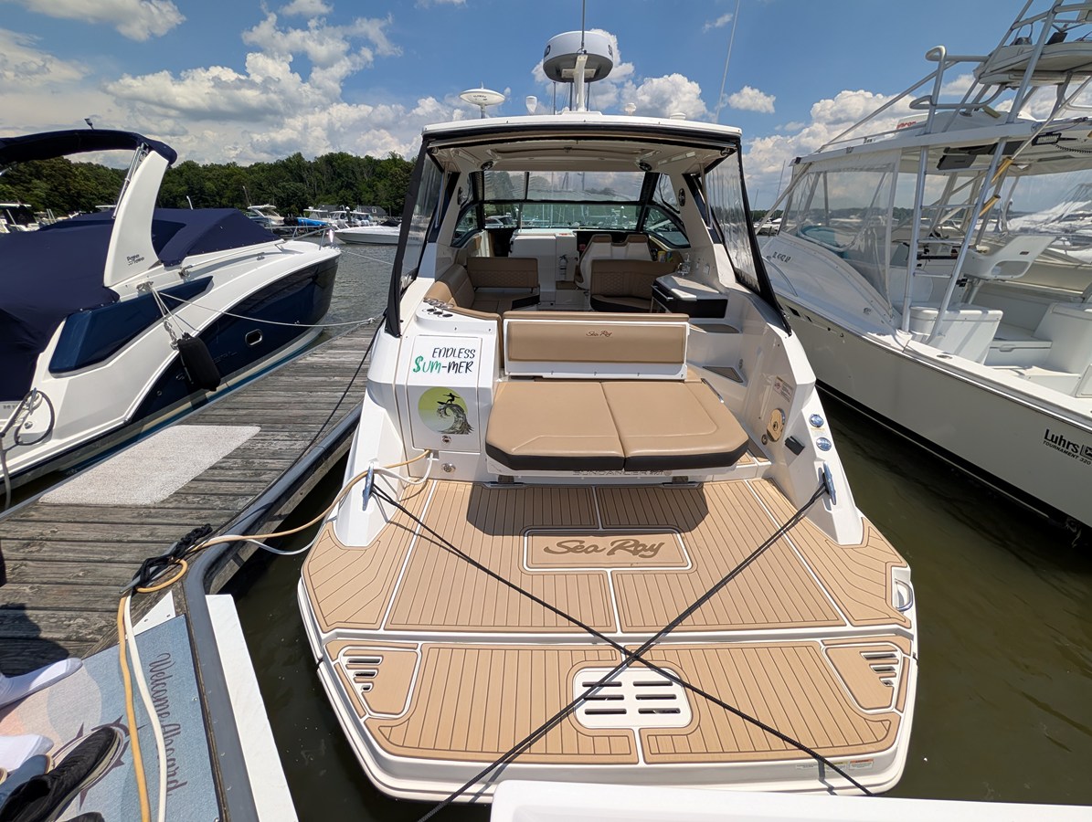Sea Ray 320 SUNDANCER — 2019 Sea Ray 320 Sundancer — photo 5
