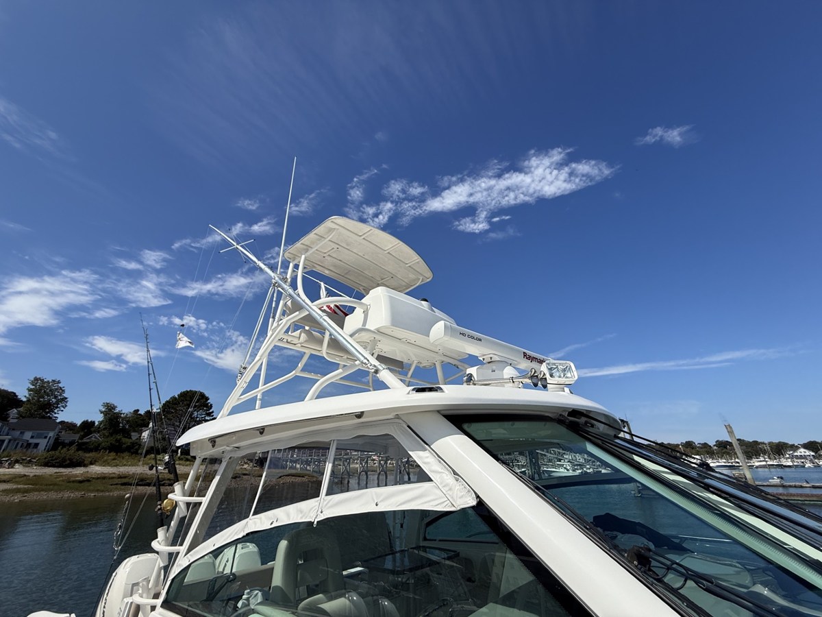 Boston Whaler 345 CONQUEST — 2017 Boston Whaler 345 Conquest — photo 2