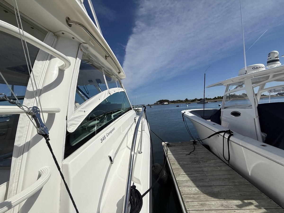 Boston Whaler 345 CONQUEST — 2017 Boston Whaler 345 Conquest — photo 3