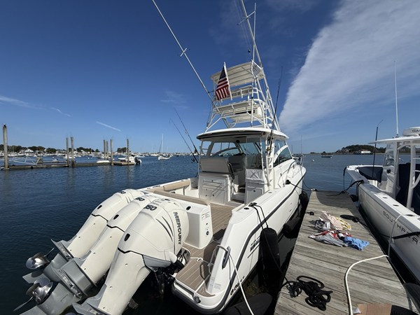 BOSTON WHALER 345 CONQUEST — 2017 Boston Whaler 345 Conquest