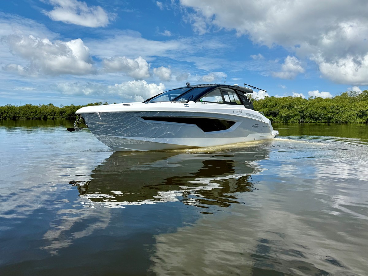 Cruisers Yachts 42 GLS OB — 2024 Cruisers Yachts 42 GLS OB — photo 2