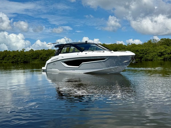 CRUISERS YACHTS 42 GLS OB