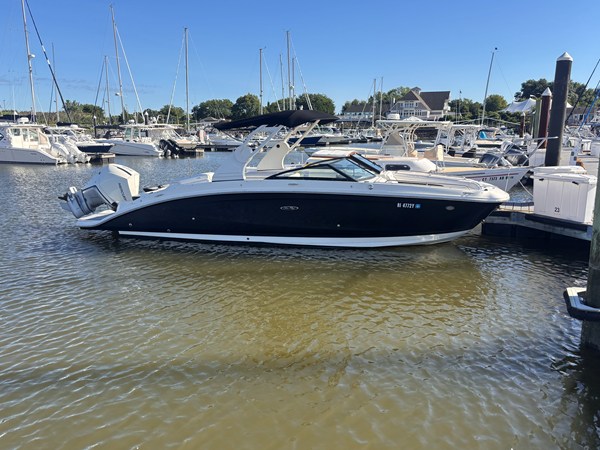 SEA RAY SDX 270 OUTBOARD — 2020 Sea Ray SDX 270 Outboard