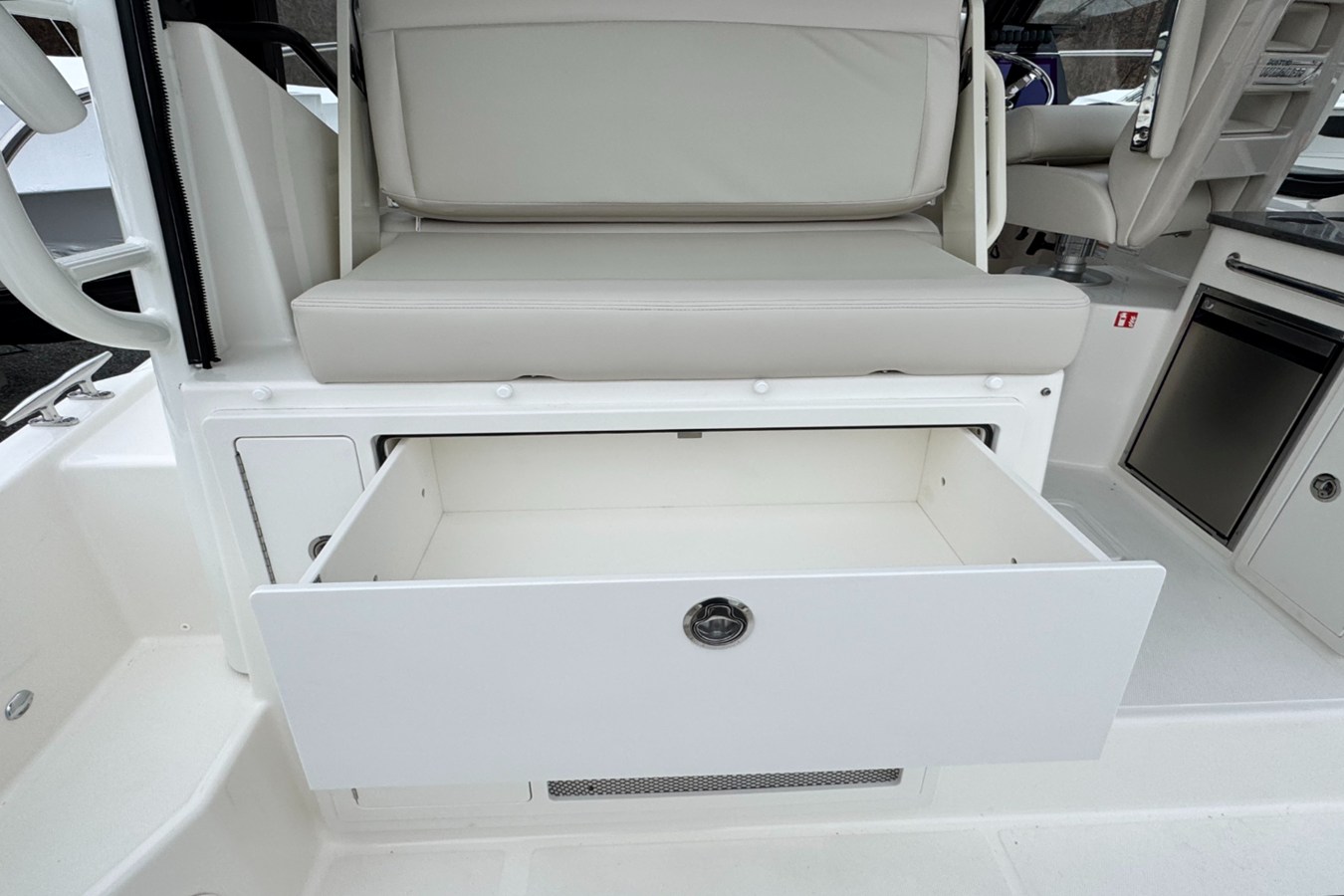 BOSTON WHALER 325 CONQUEST, photo 20