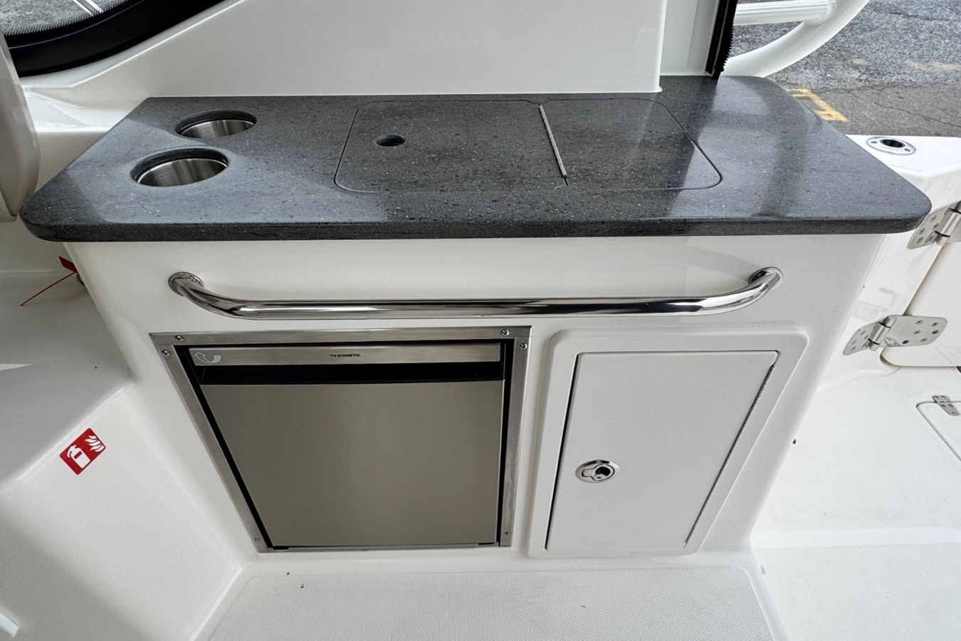 BOSTON WHALER 325 CONQUEST, photo 21