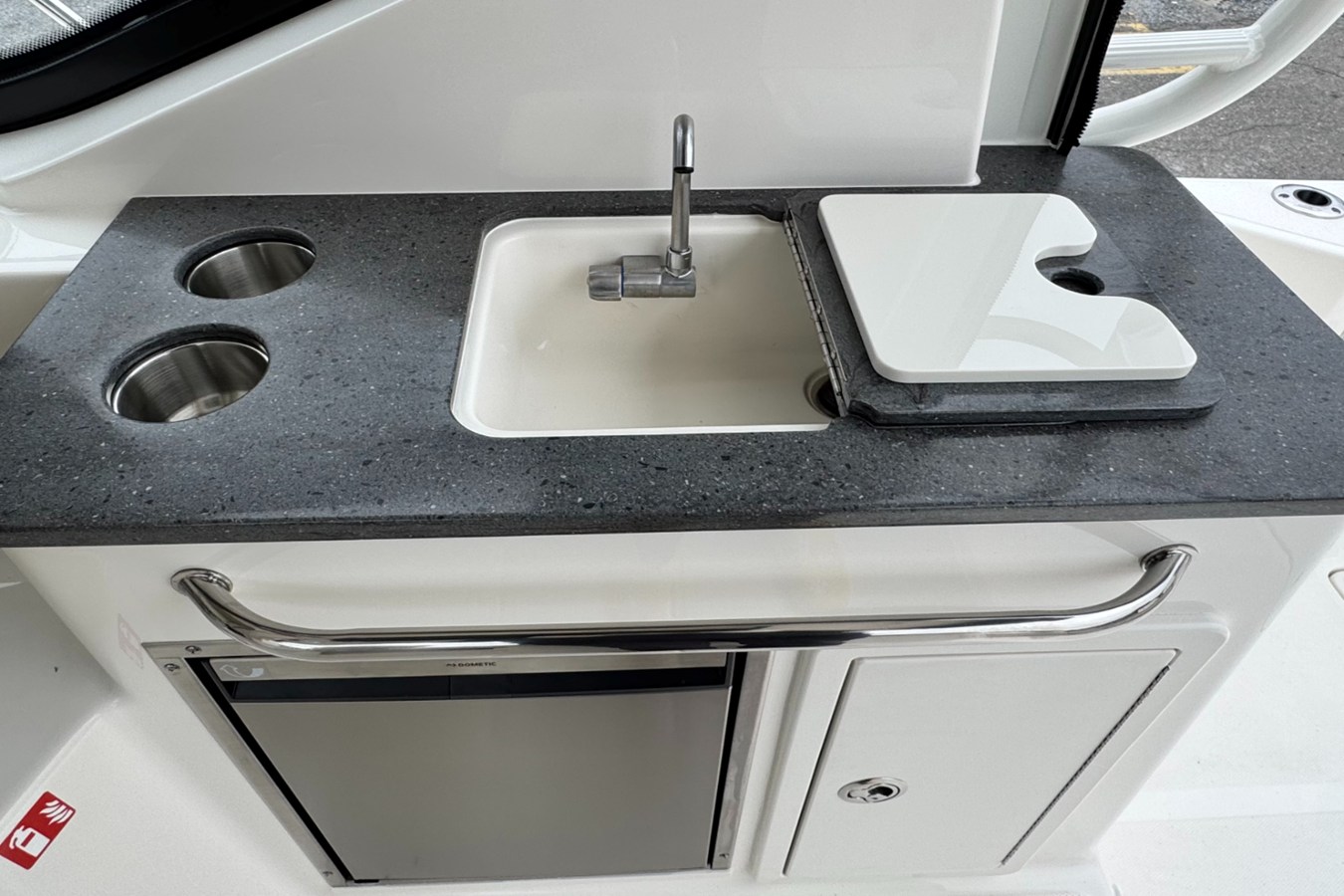 BOSTON WHALER 325 CONQUEST, photo 23