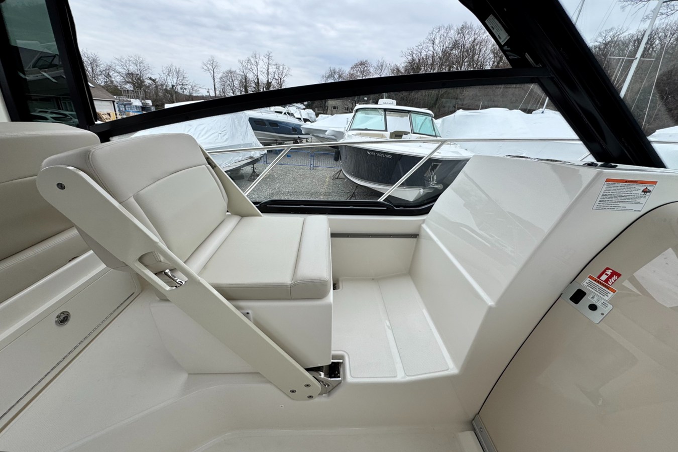 BOSTON WHALER 325 CONQUEST, photo 28