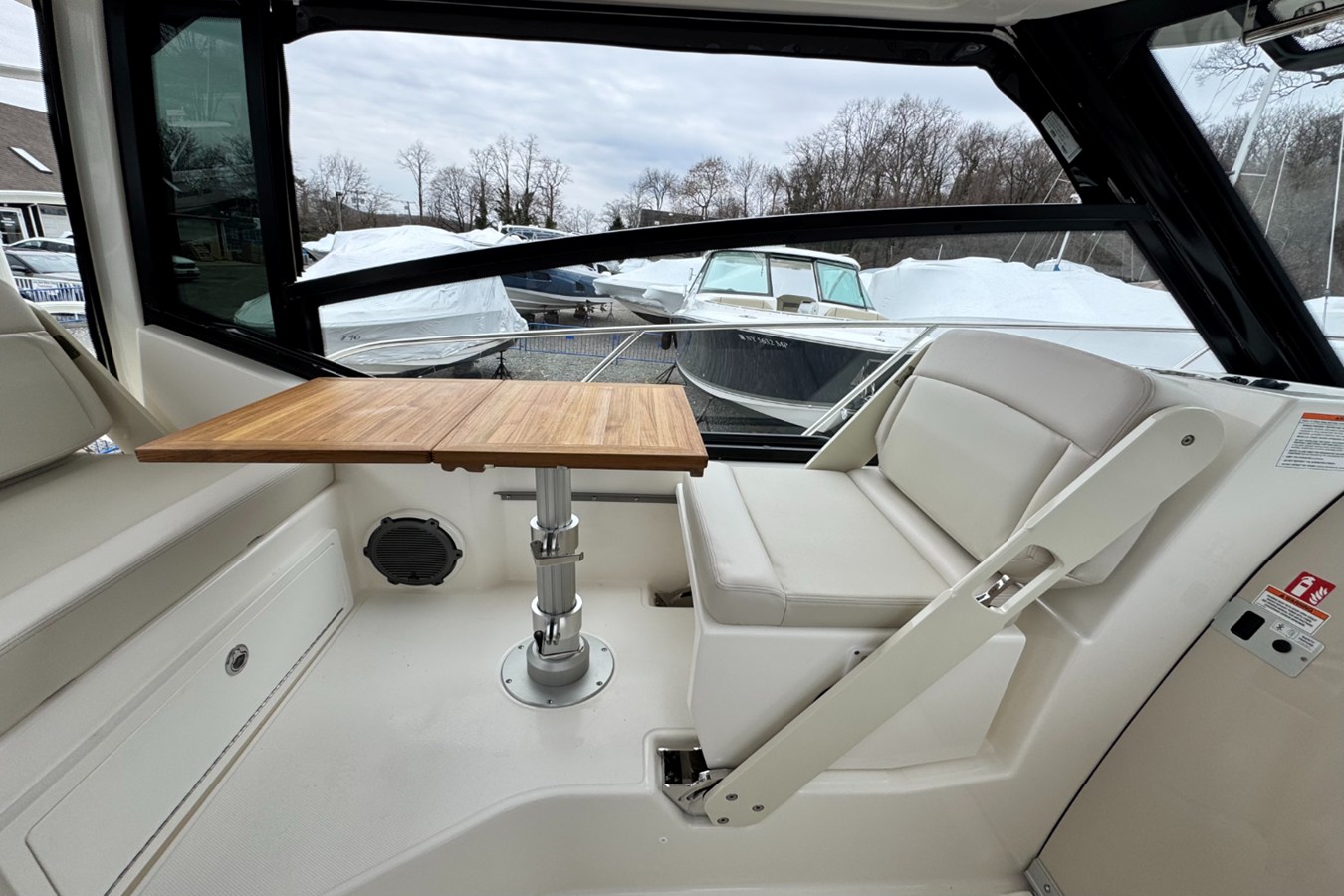 BOSTON WHALER 325 CONQUEST, photo 29
