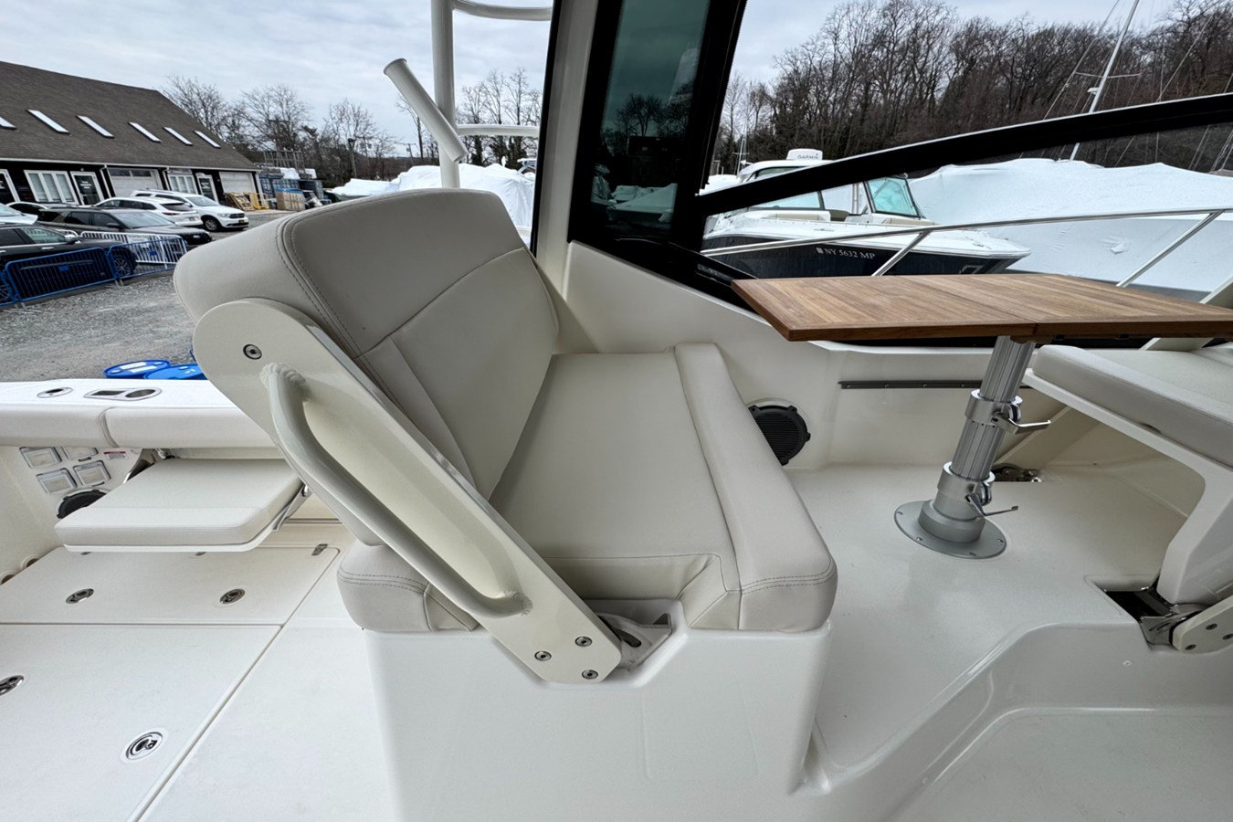 BOSTON WHALER 325 CONQUEST, photo 30