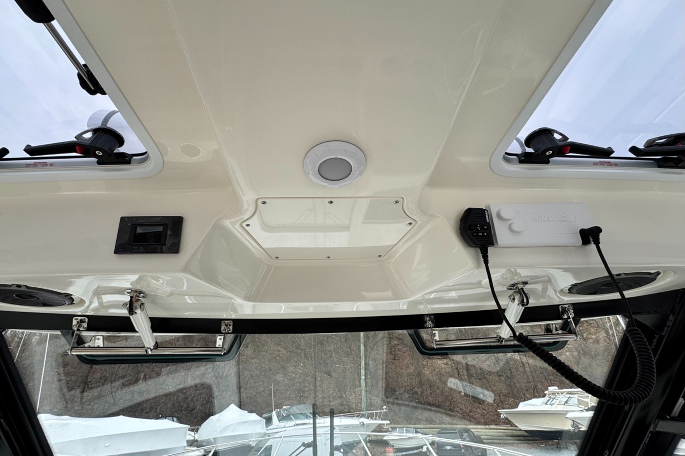 BOSTON WHALER 325 CONQUEST, photo 31