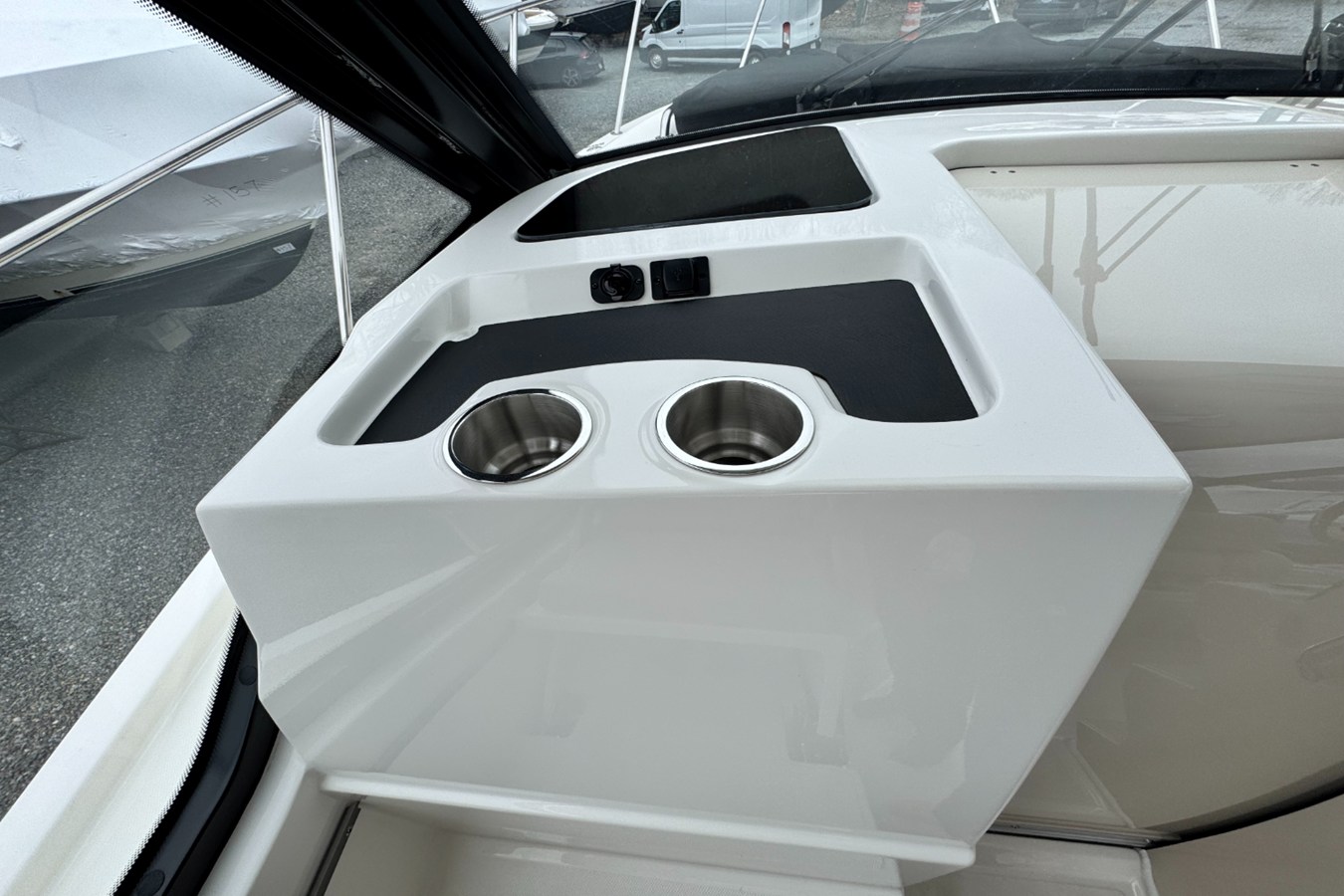 BOSTON WHALER 325 CONQUEST, photo 32