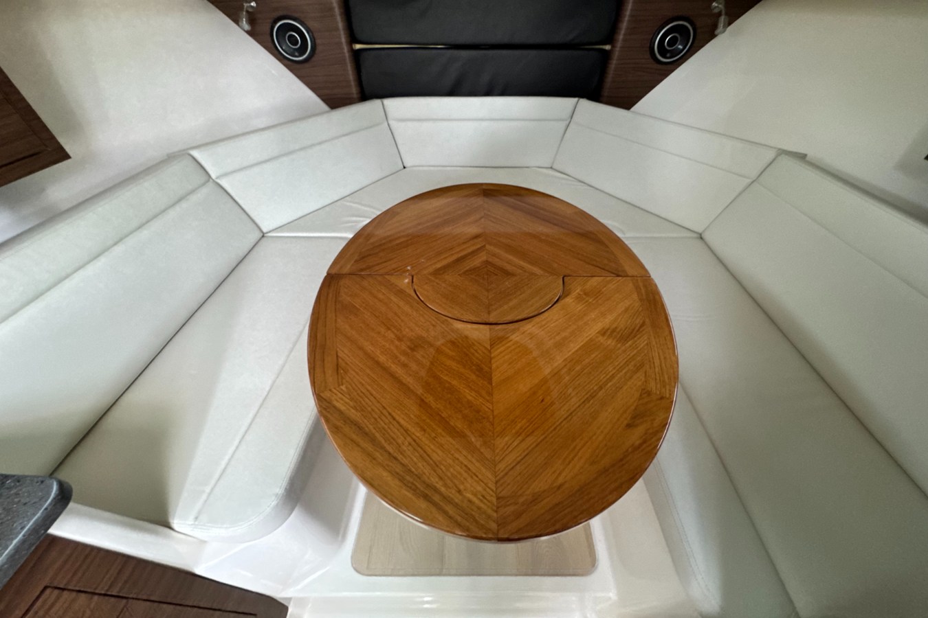 BOSTON WHALER 325 CONQUEST, photo 39