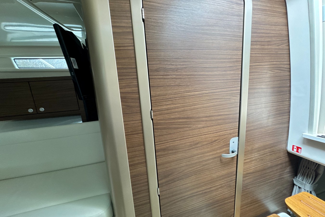 BOSTON WHALER 325 CONQUEST, photo 43