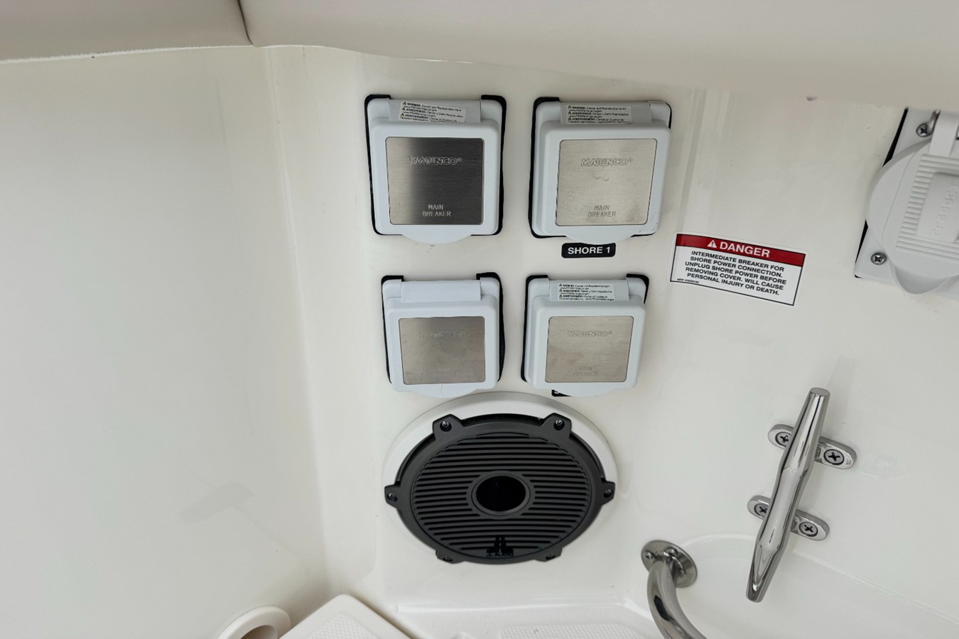 BOSTON WHALER 325 CONQUEST, photo 55