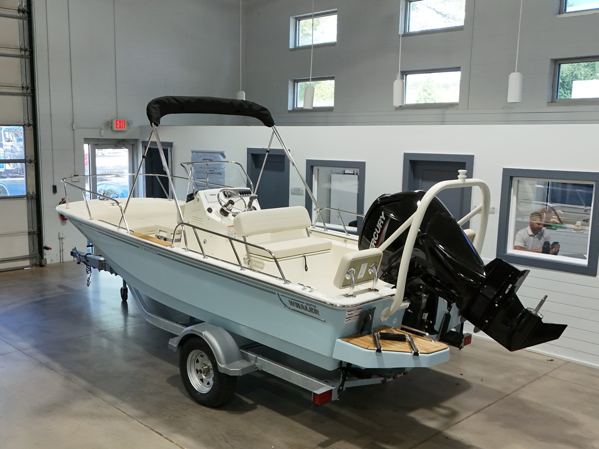 Boston Whaler 170 Montauk — 2027 Boston Whaler 170 Montauk — photo 4