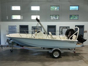 BOSTON WHALER 170 MONTAUK