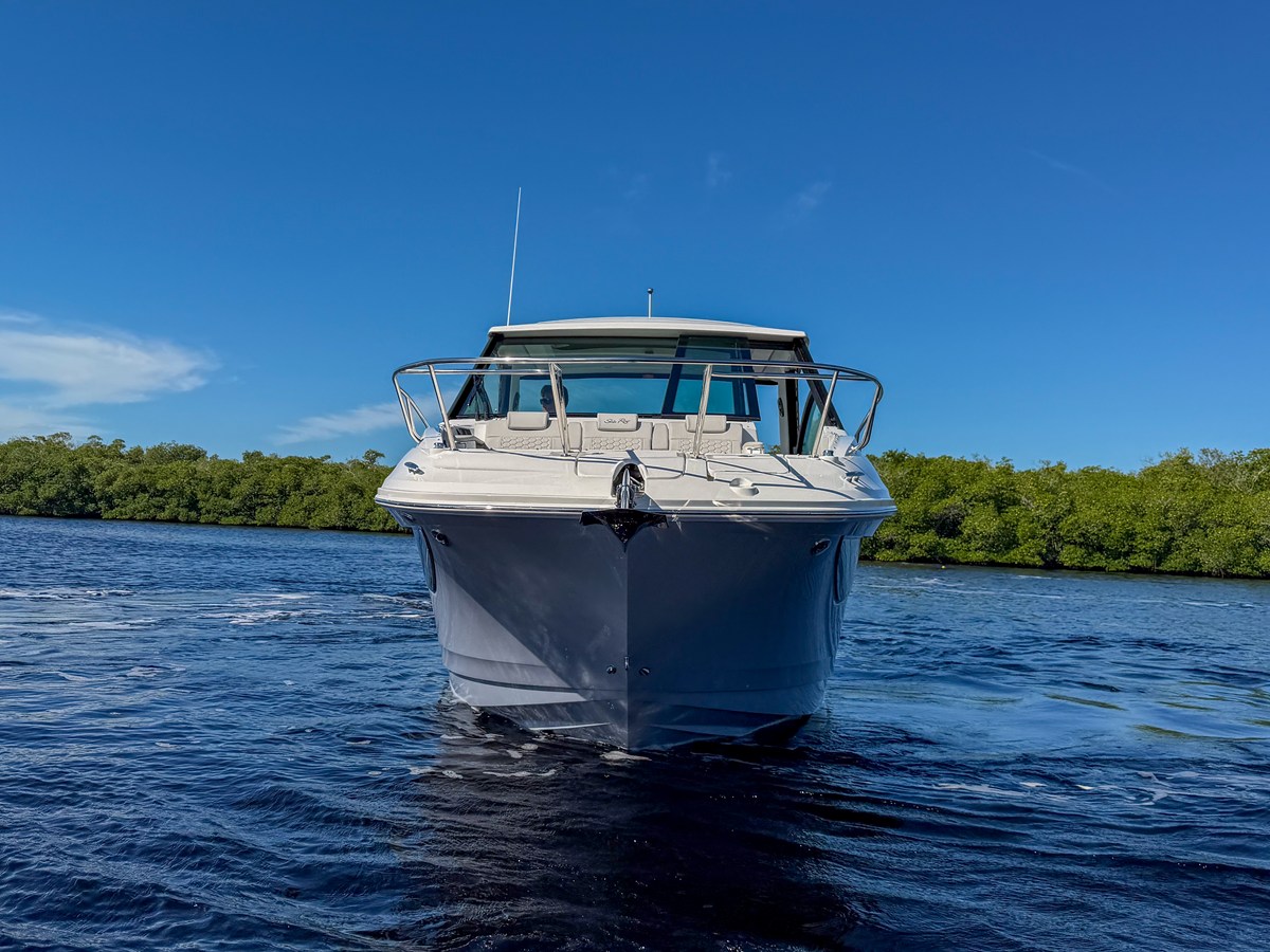 Sea Ray Sundancer 320 Outboard — 2027 Sea Ray Sundancer 320 Outboard — photo 3