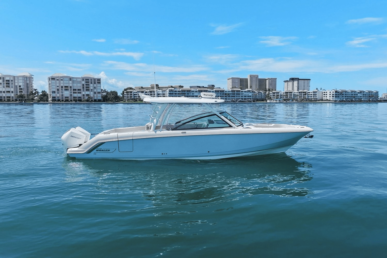Boston Whaler 320 VANTAGE — 2020 Boston Whaler 320 Vantage — photo 3
