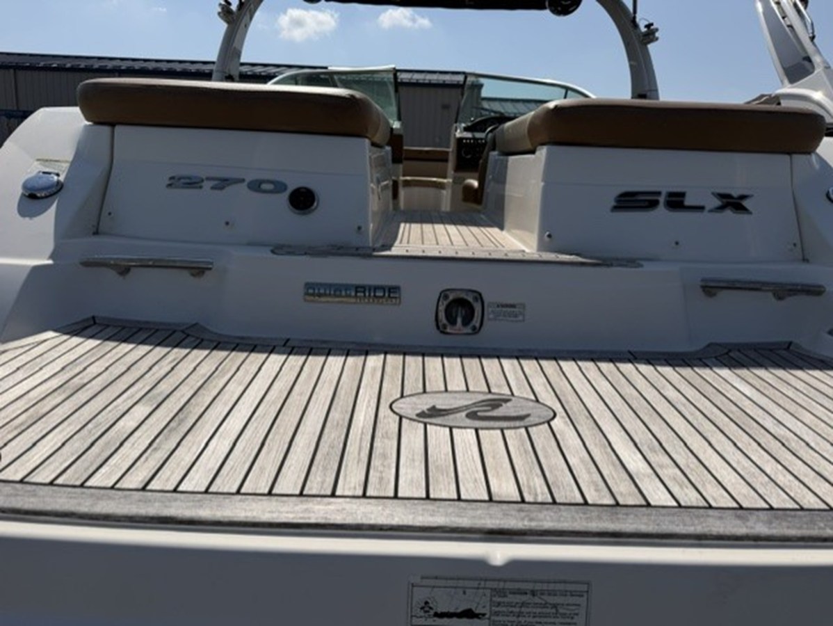 Sea Ray 270 SLX — 2014 Sea Ray 270 SLX — photo 4