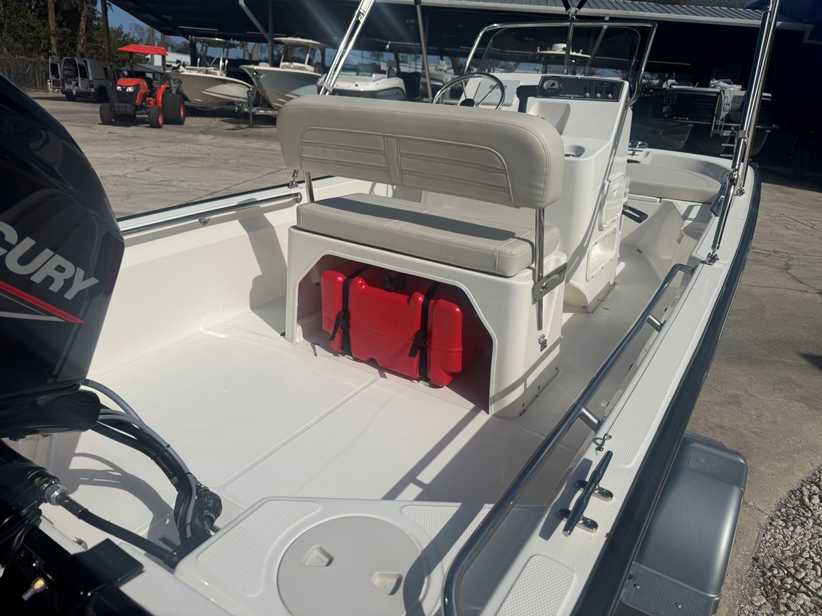 Boston Whaler 150 Montauk — 2026 Boston Whaler 150 Montauk — photo 5