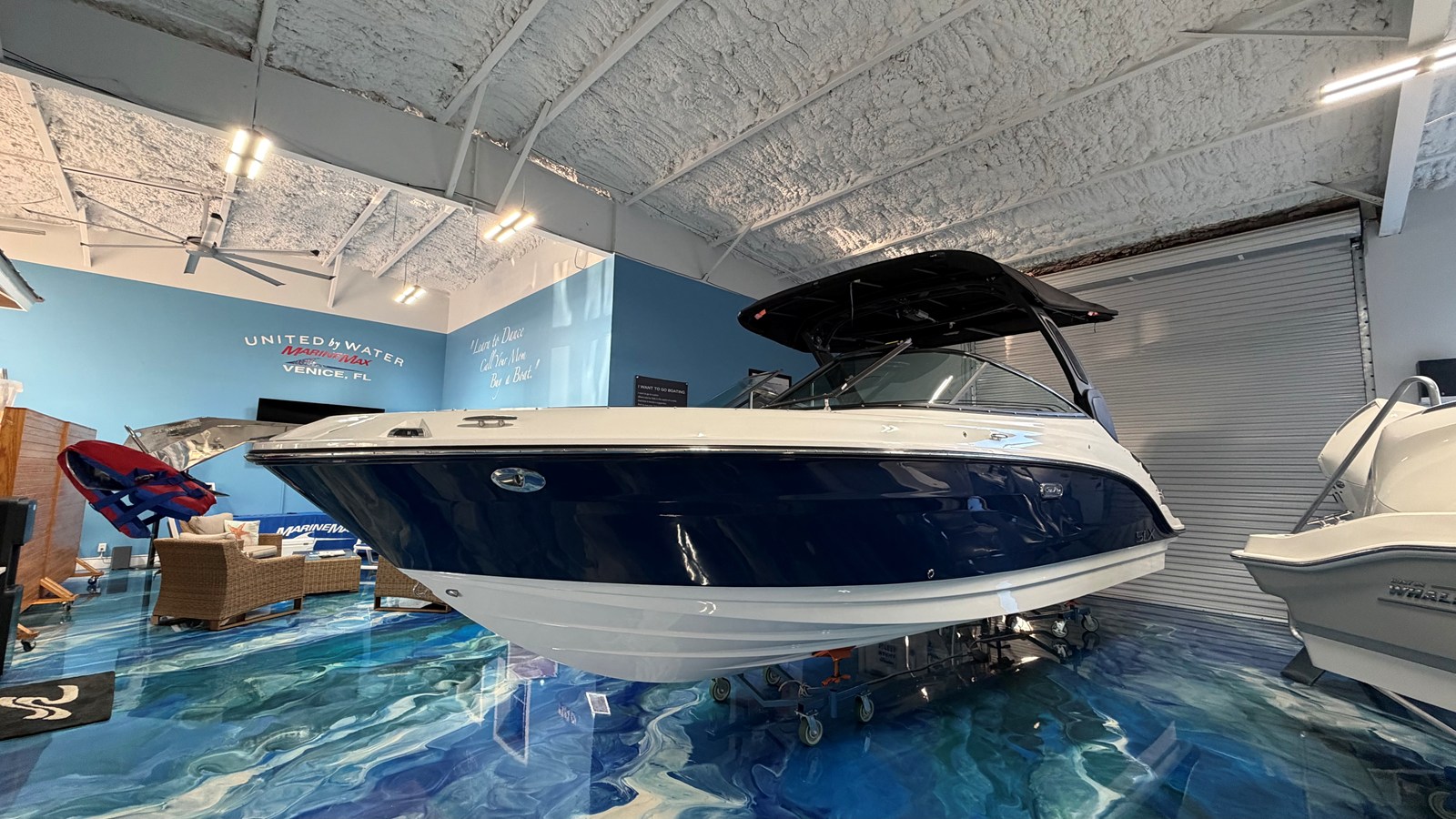 Sea Ray SLX 260 Outboard — 2026 Sea Ray SLX 260 Outboard — photo 2